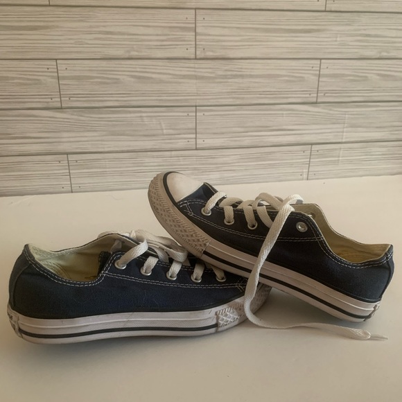 Boys Converse Size 3 - Picture 4 of 6